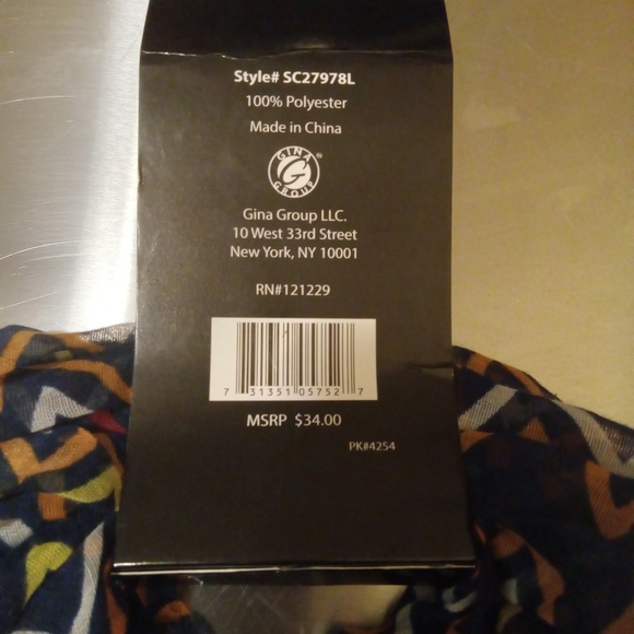 Chatties   Scarf - Picture 2 of 2